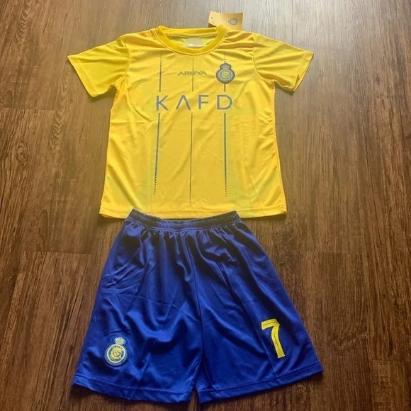 Ronaldo Al Nassr FC Soccer Jersey, Shorts Set 2023/24 Kids XL NWT - Picture 1 of 7